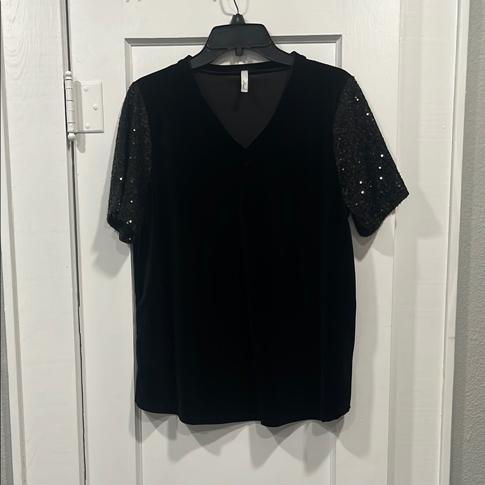 Black Short Sleeve Lace Blouse